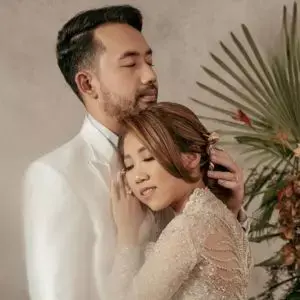 undangan artis kiky saputri