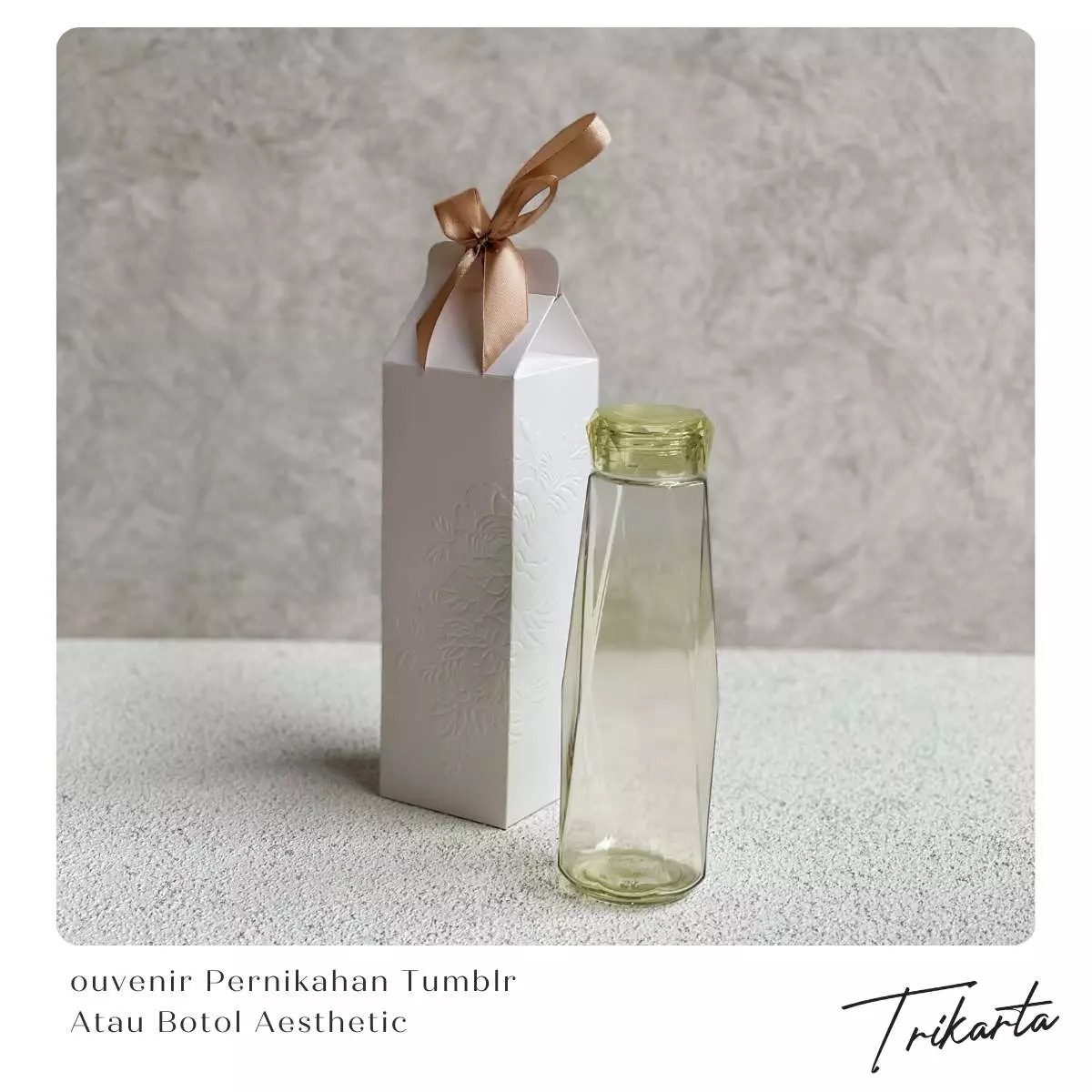 1. Tumbler atau Botol yang Aesthetic