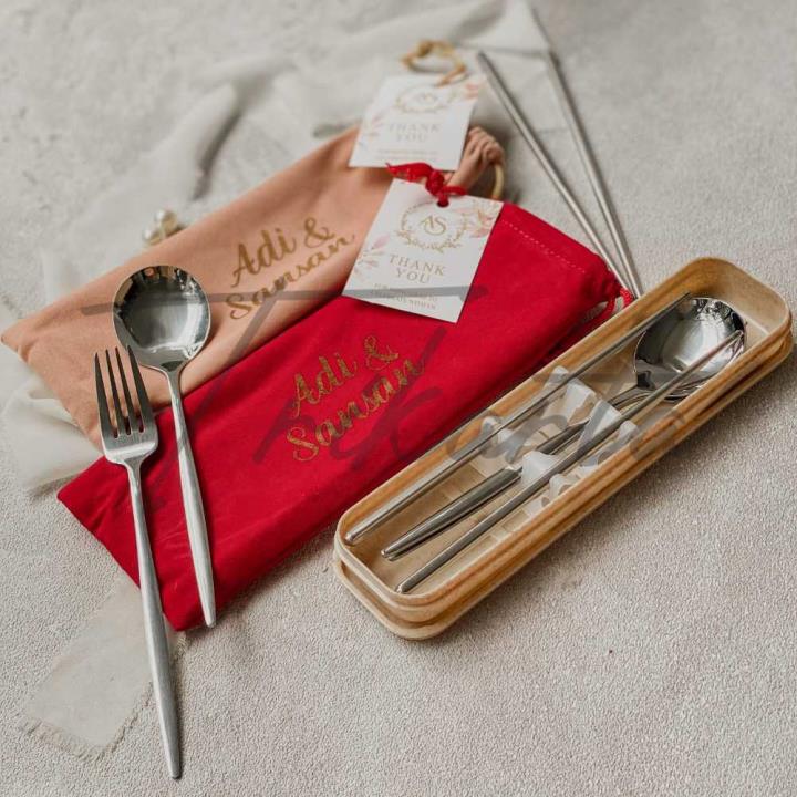 Set Alat Makan Box Pouch