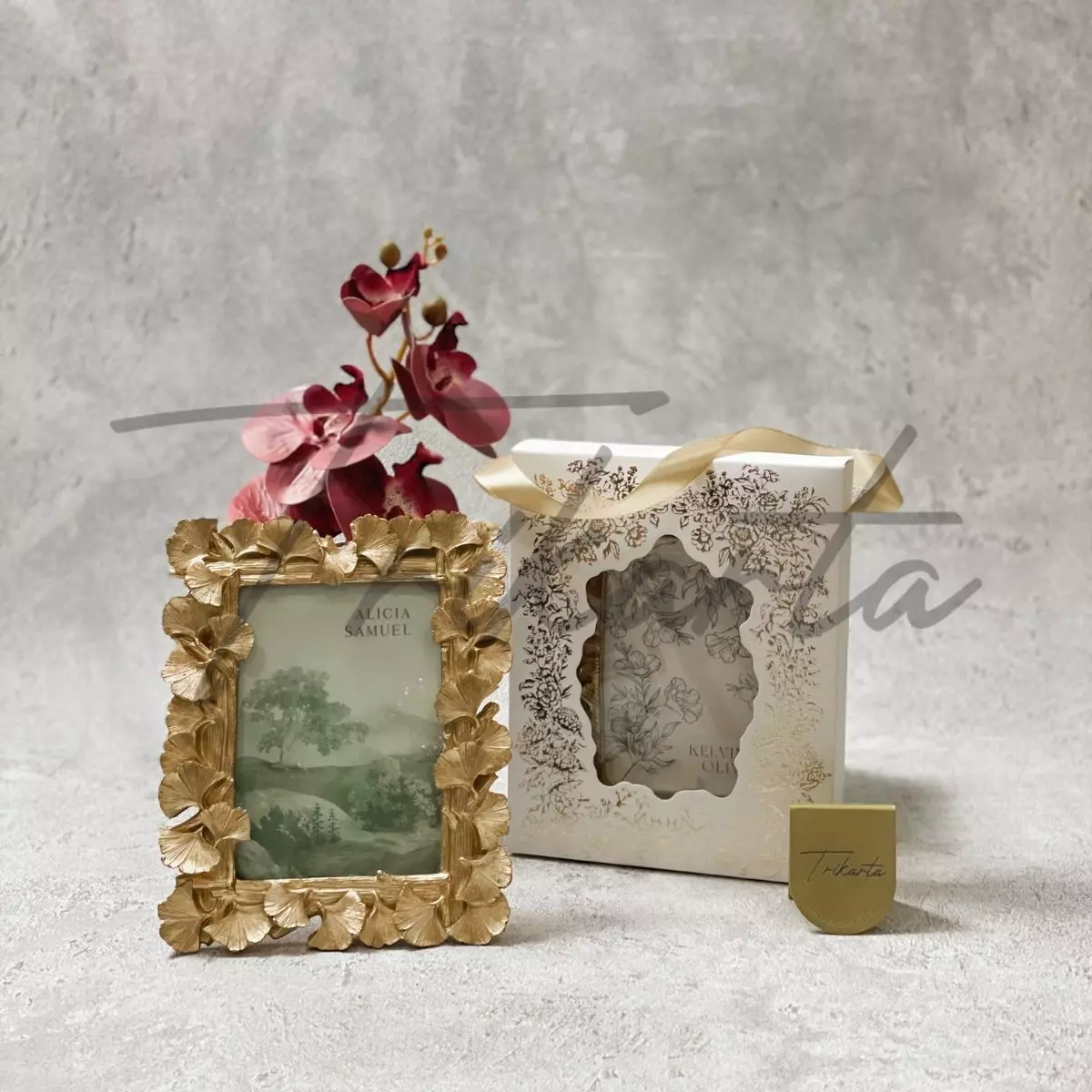 Frame Kaca Standing Kayu Ginkgo Leaf