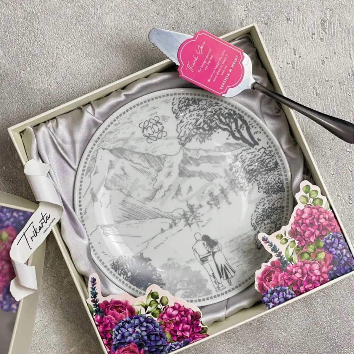 Piring moon 9 inch Sendok Hardbox