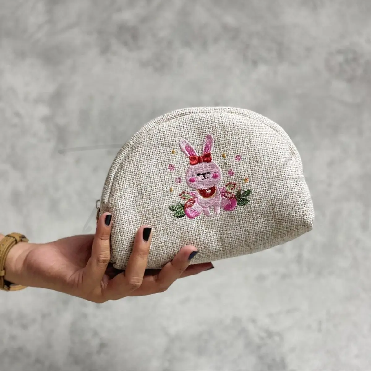 Pouch Lengkung