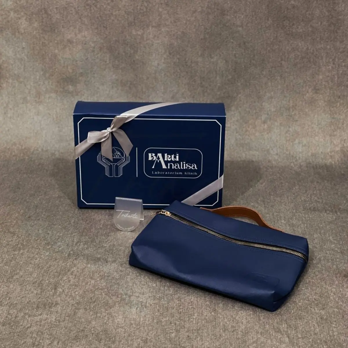 Pouch Kosmetik Handle Atas leather
